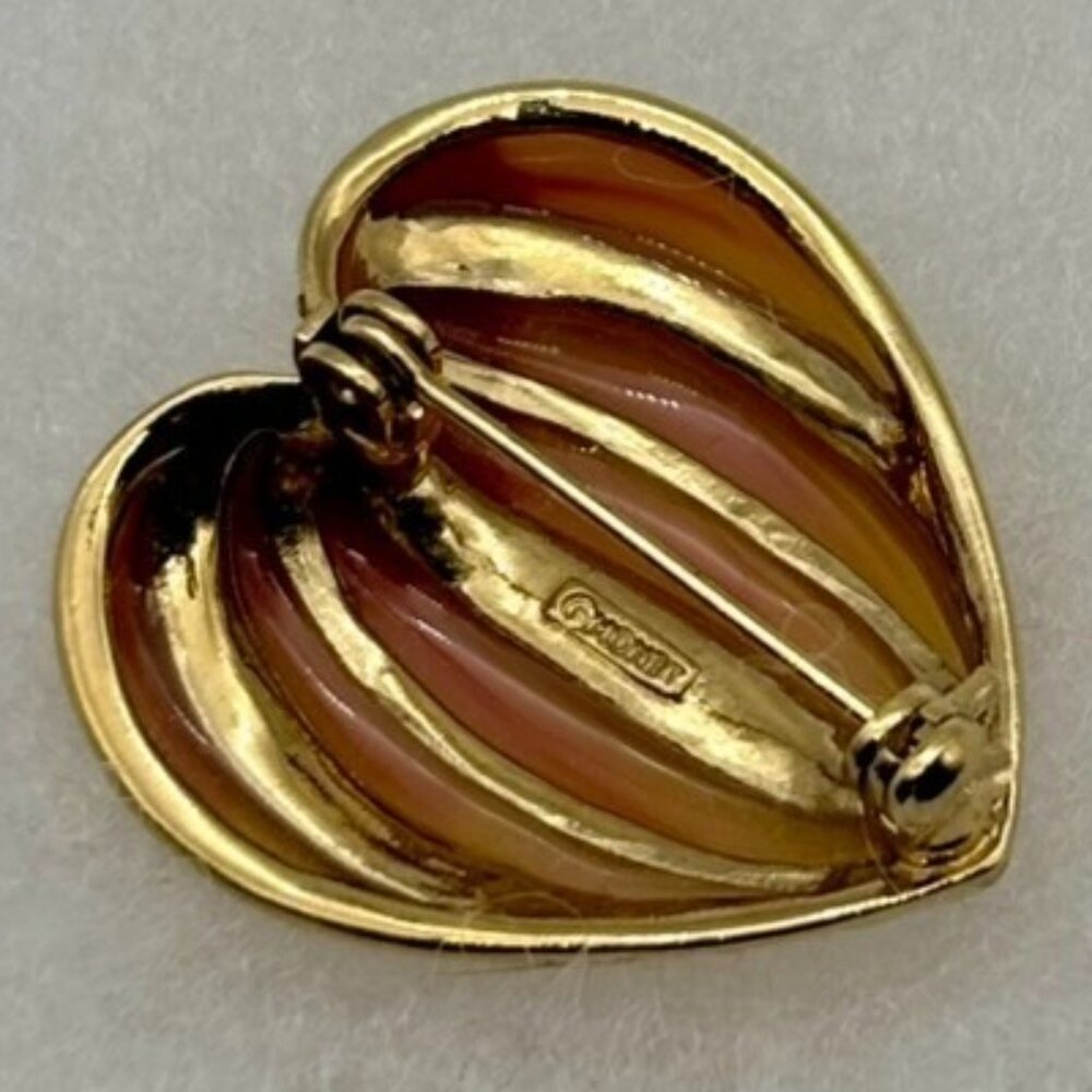 Vintage Monet Heart Shaped Pin Brooch Pin, Enamel With Pink and Ruby Rhinestones - Picture 6 of 10